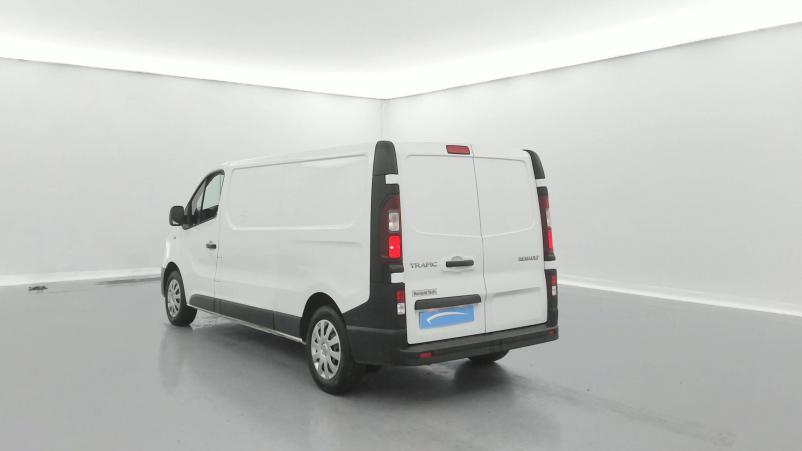 Vente en ligne Renault Trafic 3 Fourgon TRAFIC FGN L2H1 1300 KG DCI 120 au prix de 20 990 €