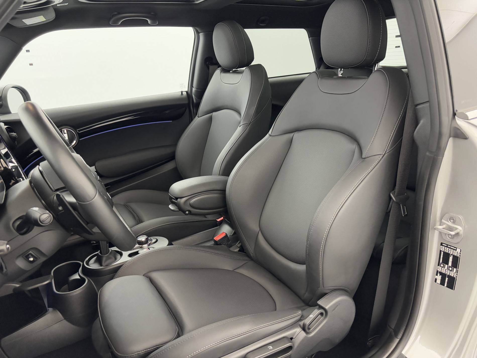 Vente en ligne Mini Mini Hatch 3 portes Hatch 3 Portes Cooper S 178 ch DKG7 au prix de 30 990 €