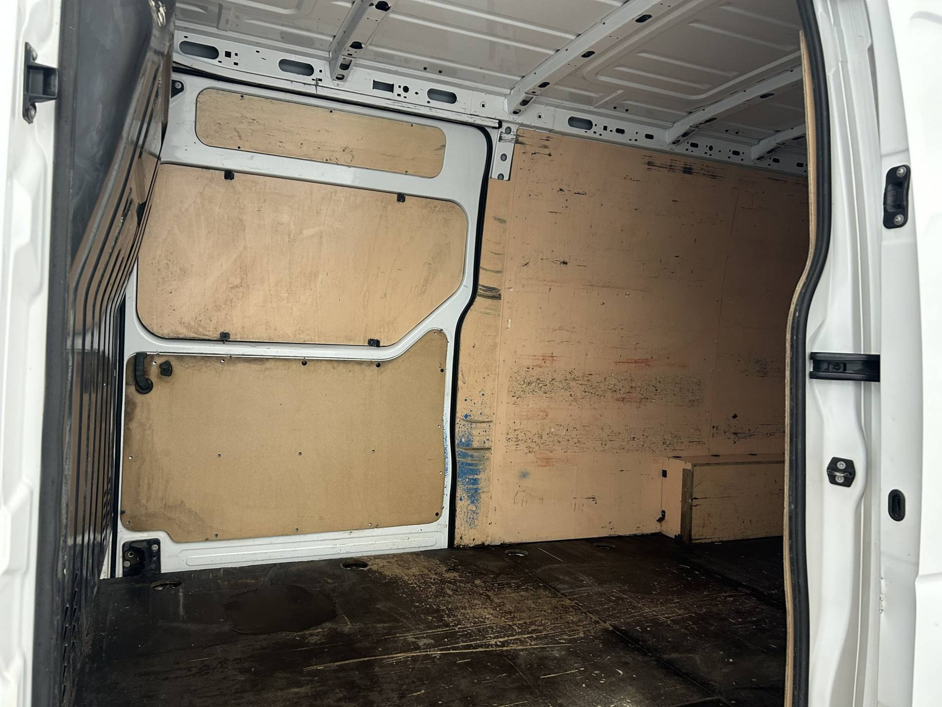 Vente en ligne Renault Master Fourgon MASTER FGN L3H2 3.5t 2.3 dCi 170 ENERGY E6 au prix de 20 990 €