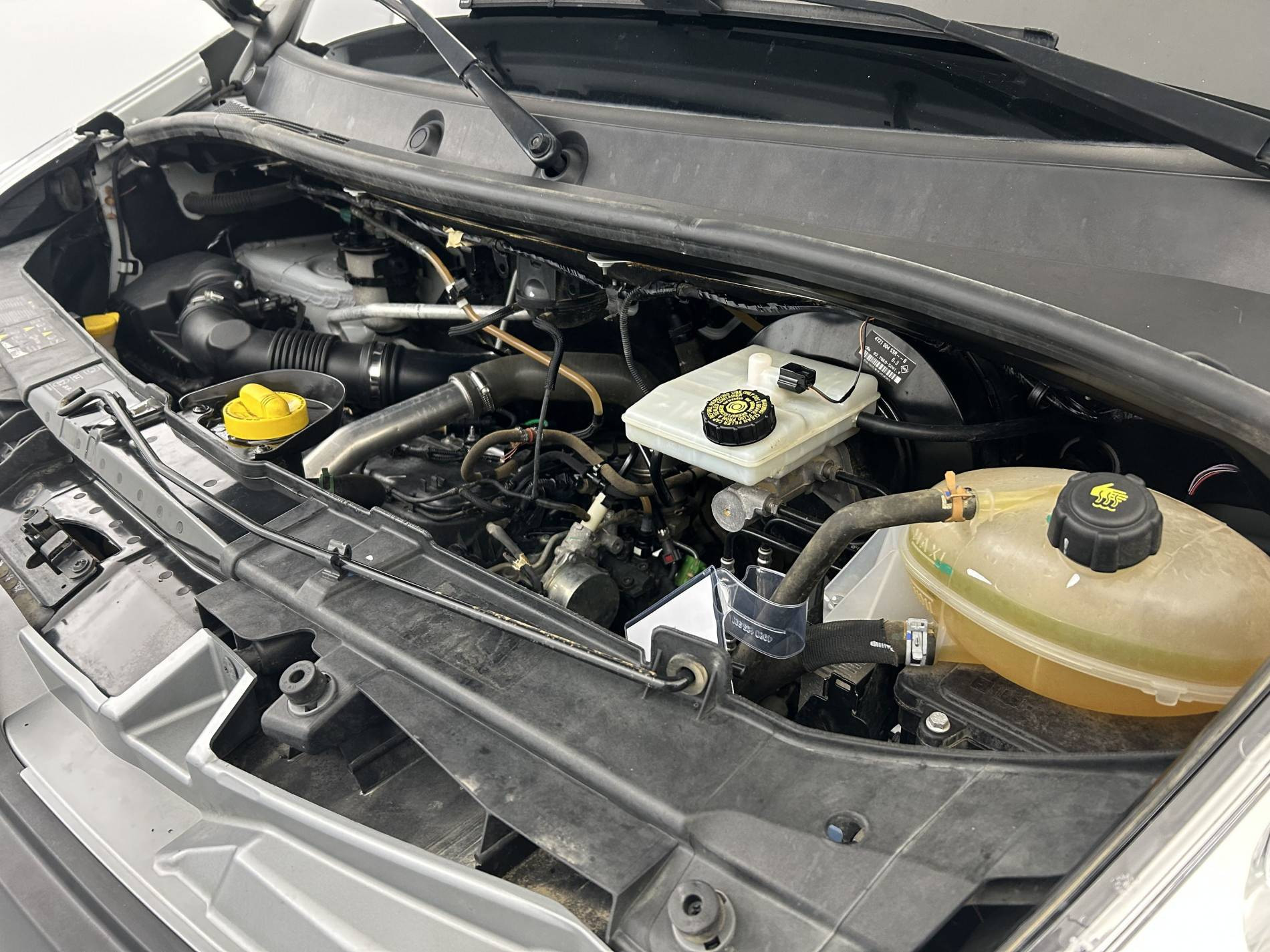 Vente en ligne Renault Master Fourgon MASTER FGN L3H2 3.5t 2.3 dCi 170 ENERGY E6 au prix de 20 990 €