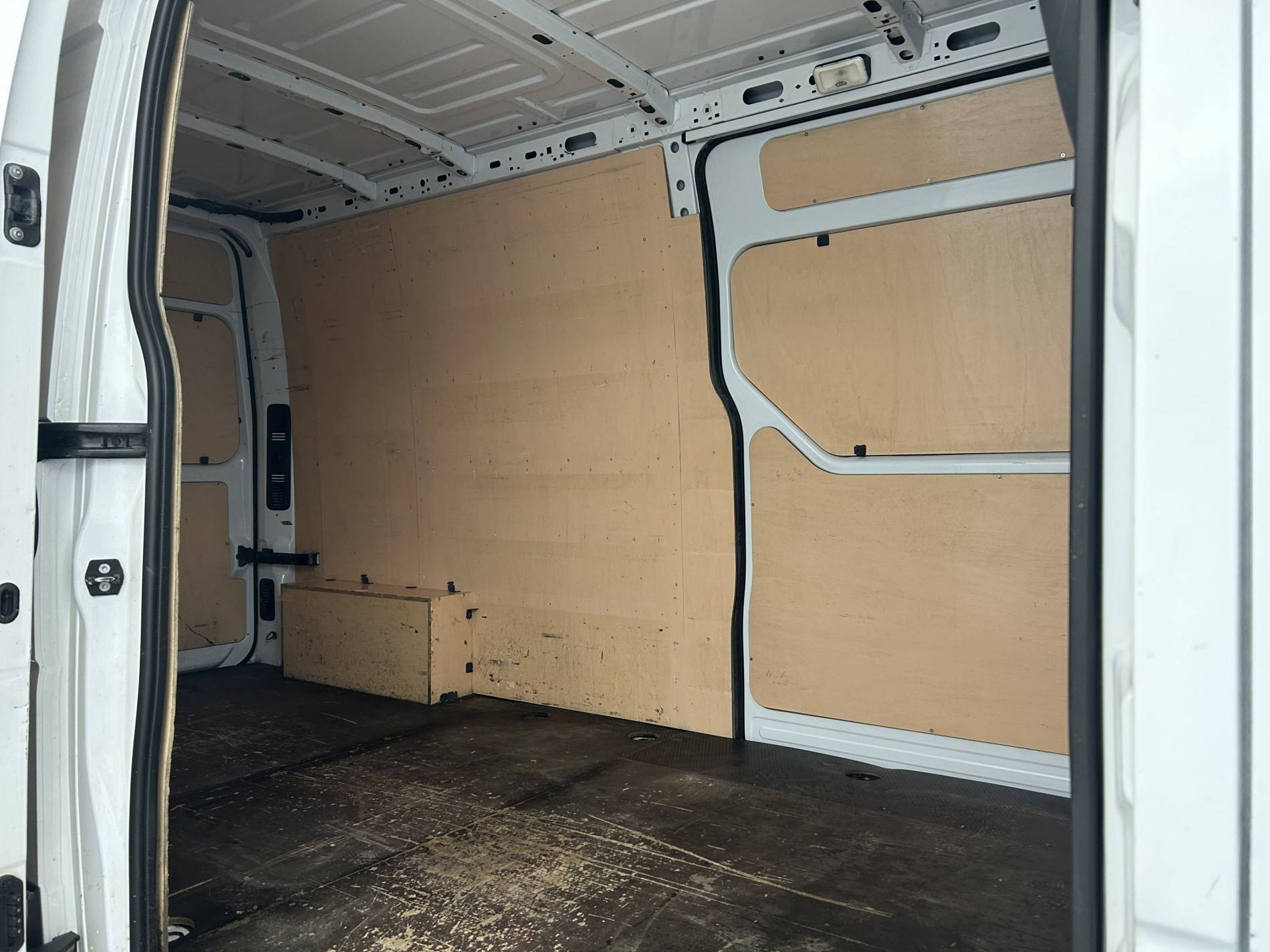 Vente en ligne Renault Master Fourgon MASTER FGN L3H2 3.5t 2.3 dCi 170 ENERGY E6 au prix de 20 990 €