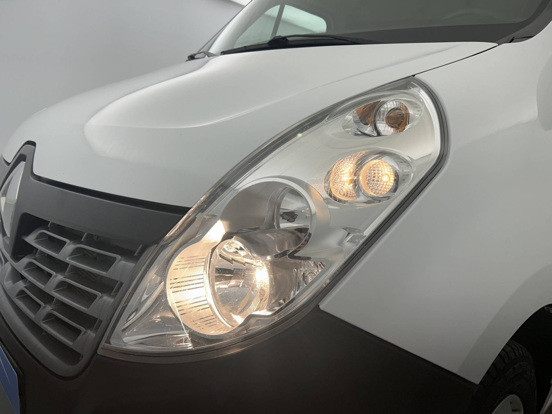 Vente en ligne Renault Master Fourgon MASTER FGN L3H2 3.5t 2.3 dCi 170 ENERGY E6 au prix de 20 990 €