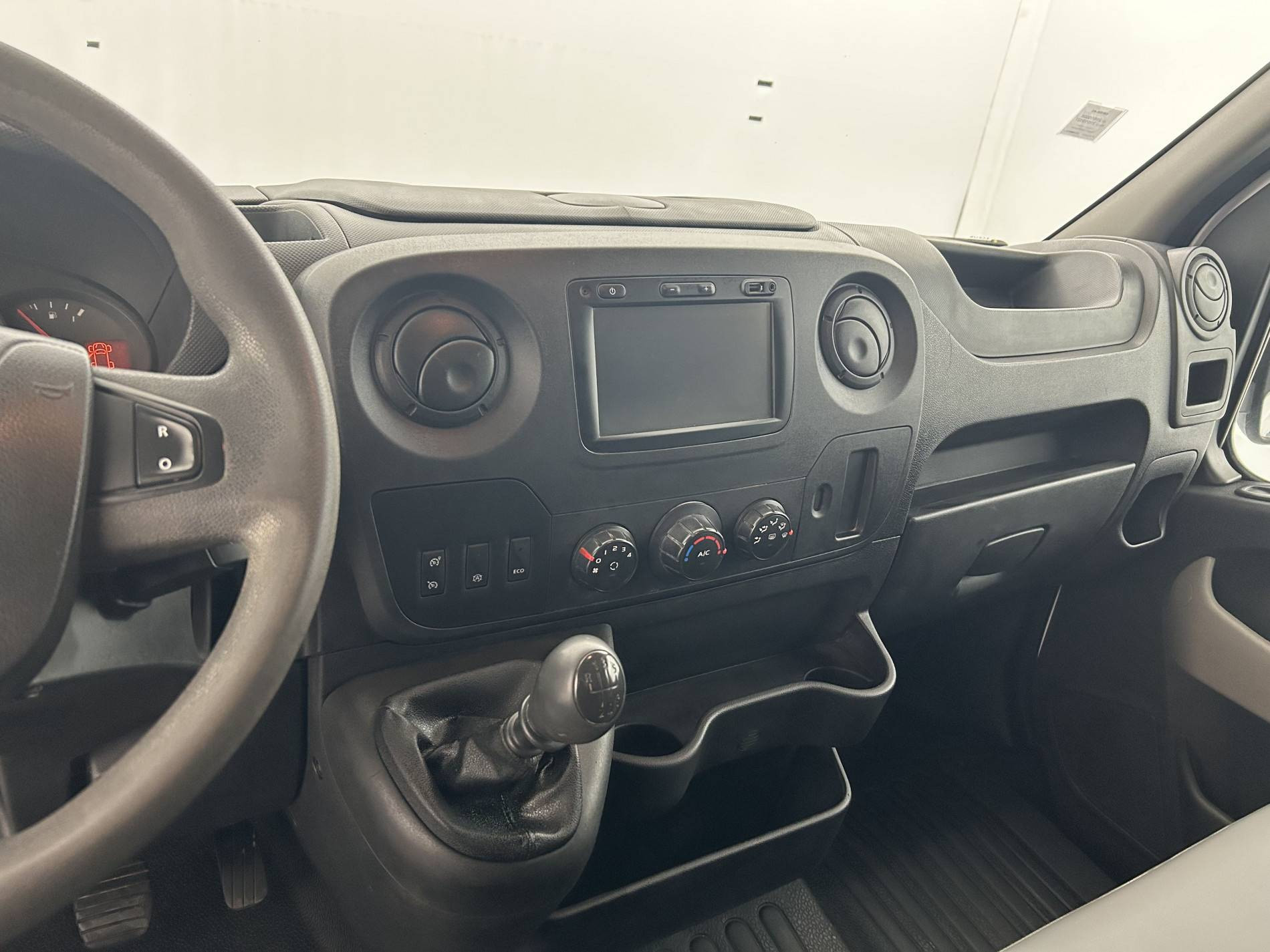 Vente en ligne Renault Master Fourgon MASTER FGN L3H2 3.5t 2.3 dCi 170 ENERGY E6 au prix de 20 990 €