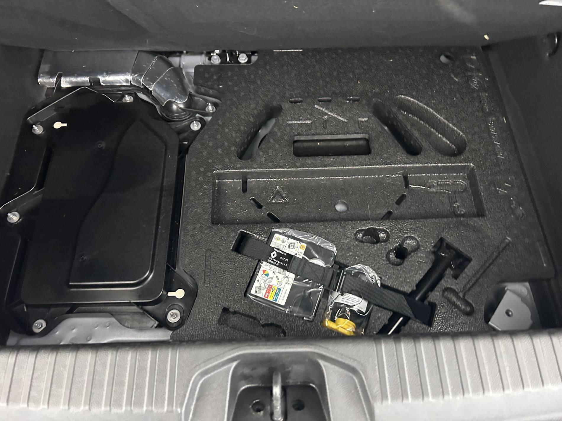 Vente en ligne Renault Clio 5 Clio E-Tech full hybrid 145 au prix de 16 490 €