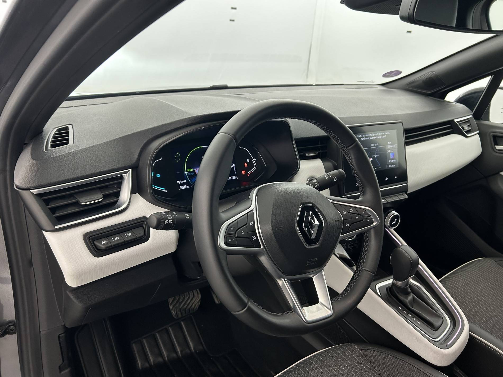 Vente en ligne Renault Clio 5 Clio E-Tech full hybrid 145 au prix de 16 490 €