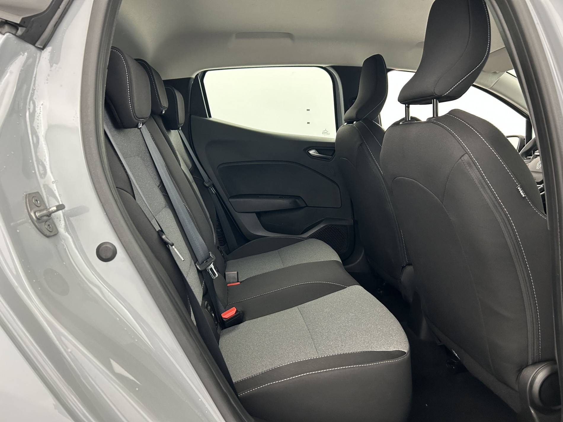 Vente en ligne Renault Clio 5 Clio E-Tech full hybrid 145 ch GSR2 au prix de 20 290 €