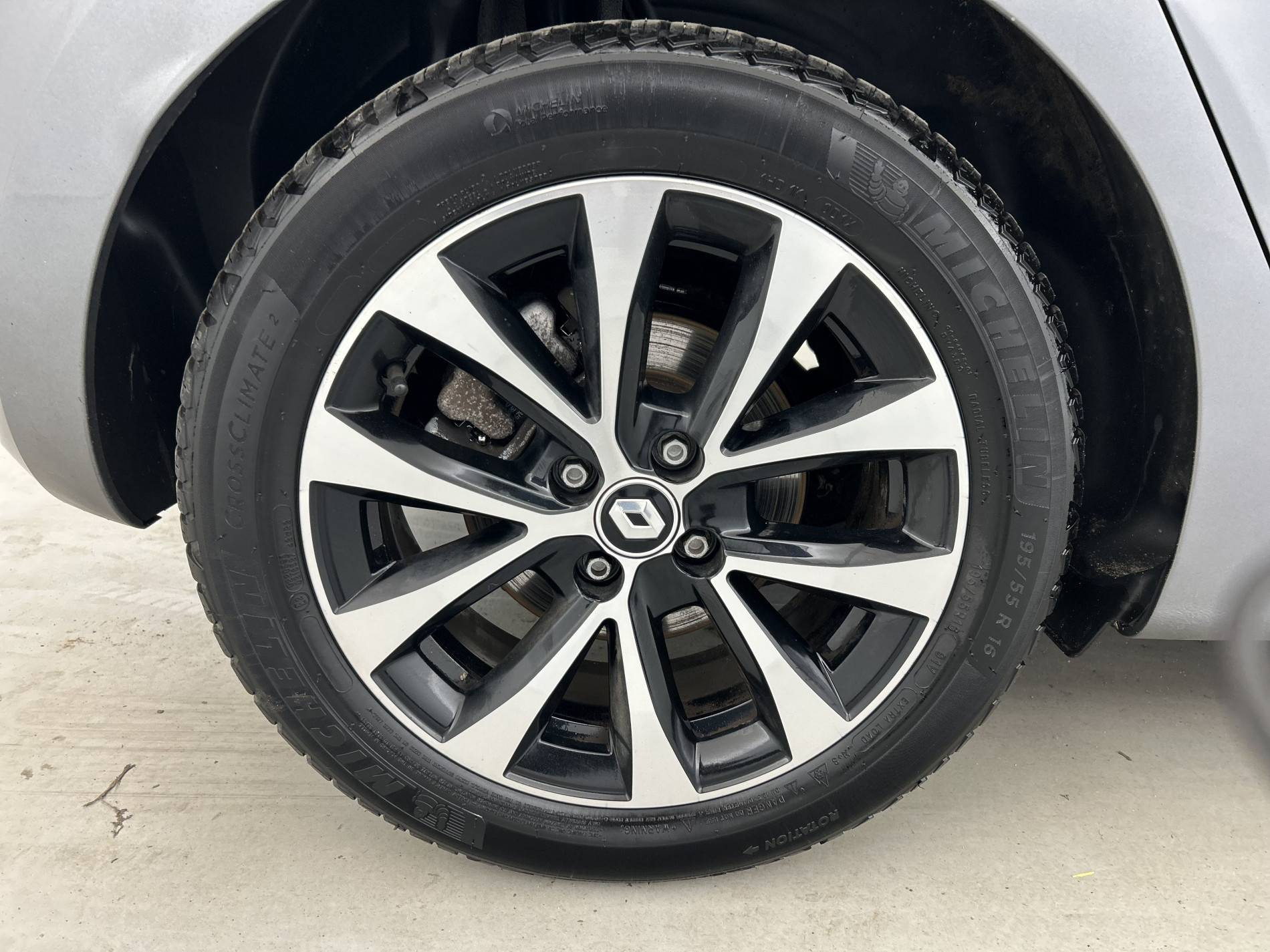 Vente en ligne Renault Clio 5 Clio E-Tech full hybrid 145 au prix de 16 490 €