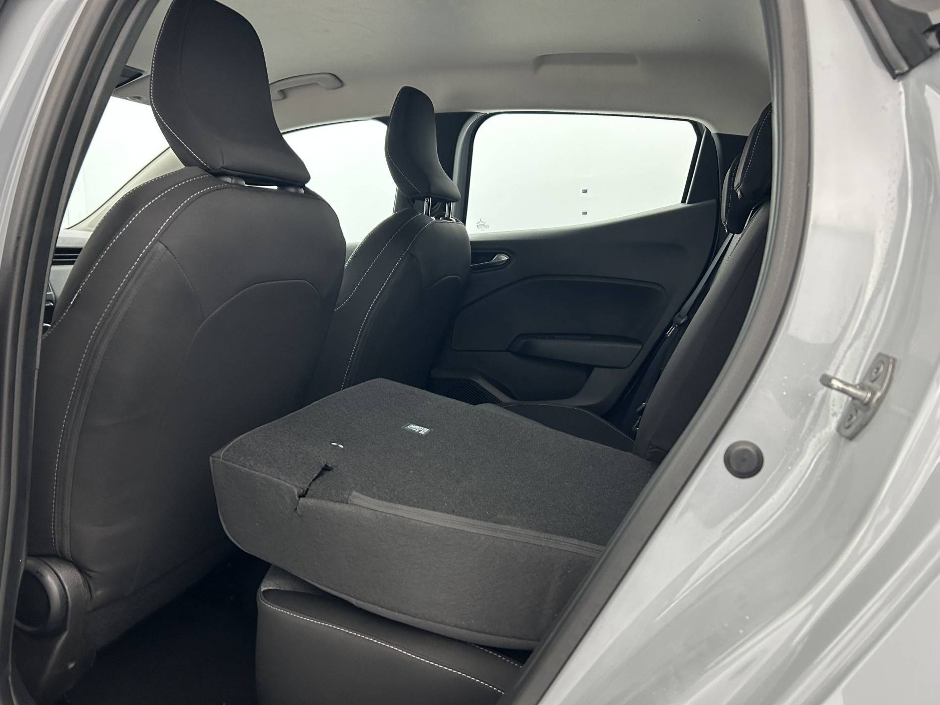 Vente en ligne Renault Clio 5 Clio E-Tech full hybrid 145 ch GSR2 au prix de 20 290 €