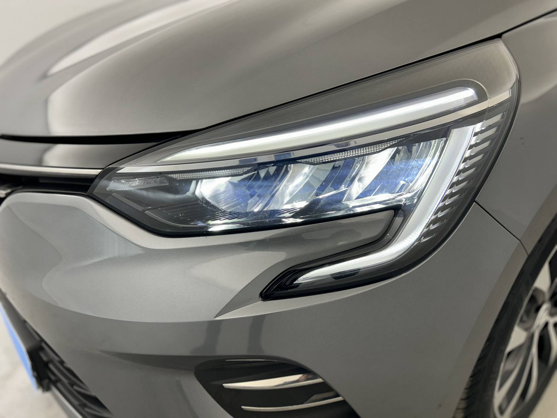 Vente en ligne Renault Clio 5 Clio E-Tech full hybrid 145 au prix de 16 490 €