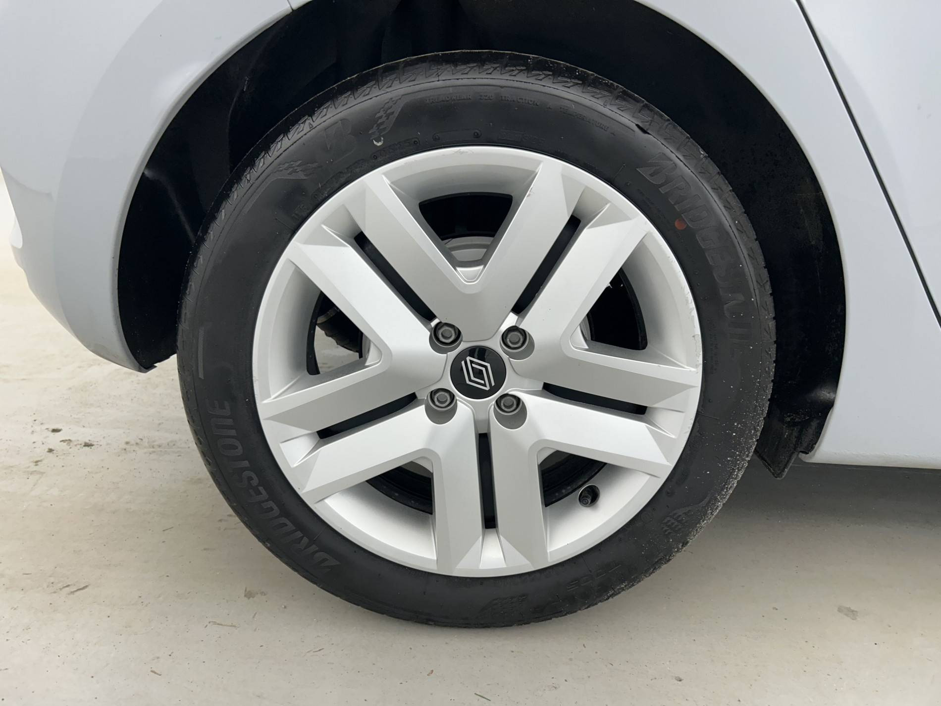 Vente en ligne Renault Clio 5 Clio E-Tech full hybrid 145 ch GSR2 au prix de 20 290 €