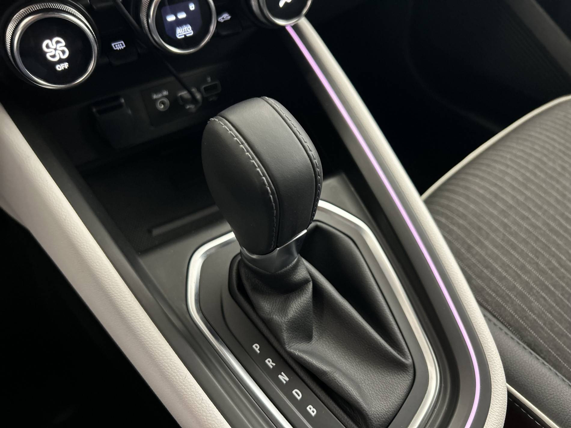 Vente en ligne Renault Clio 5 Clio E-Tech full hybrid 145 au prix de 16 490 €