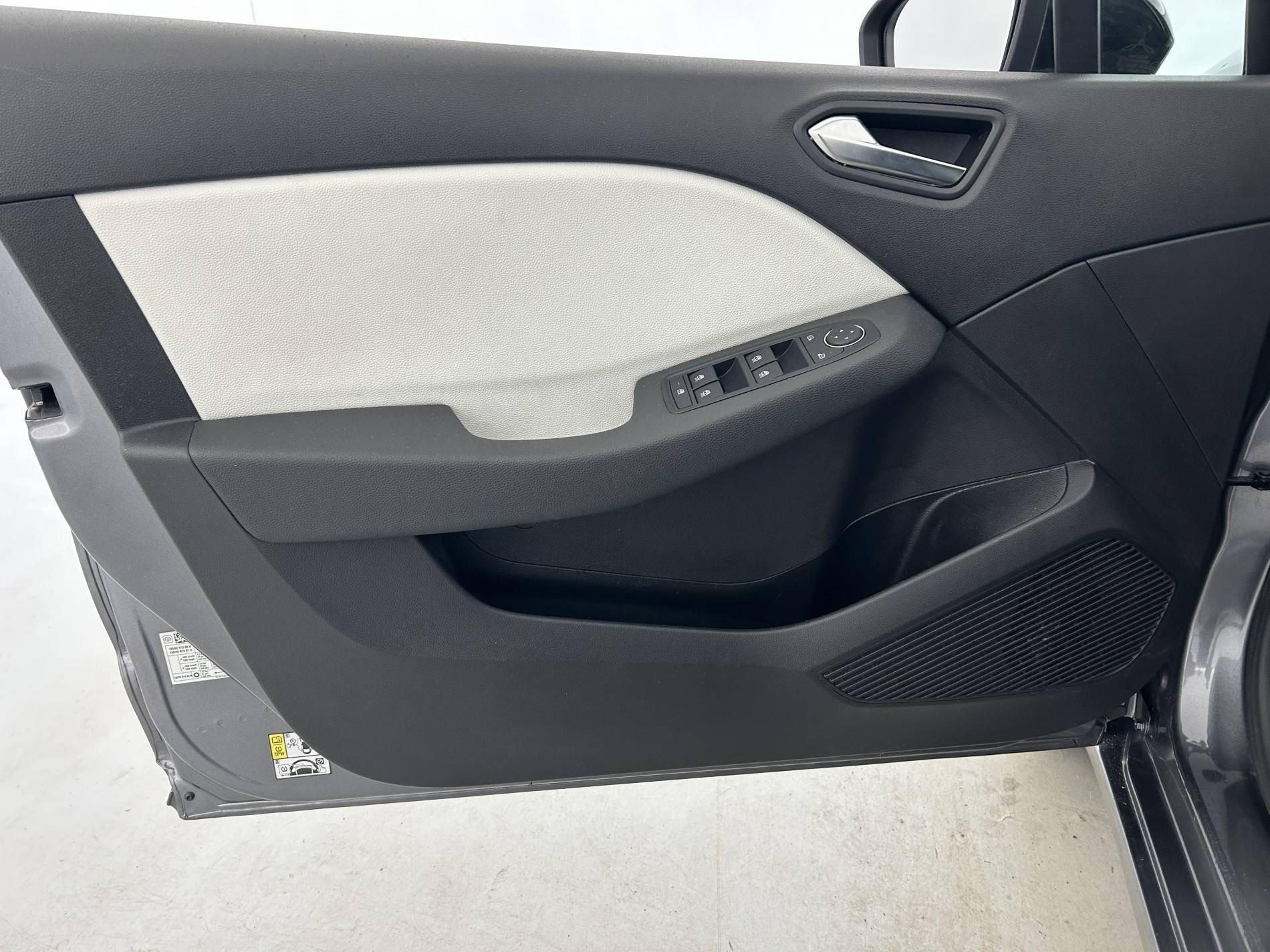 Vente en ligne Renault Clio 5 Clio E-Tech full hybrid 145 au prix de 16 490 €