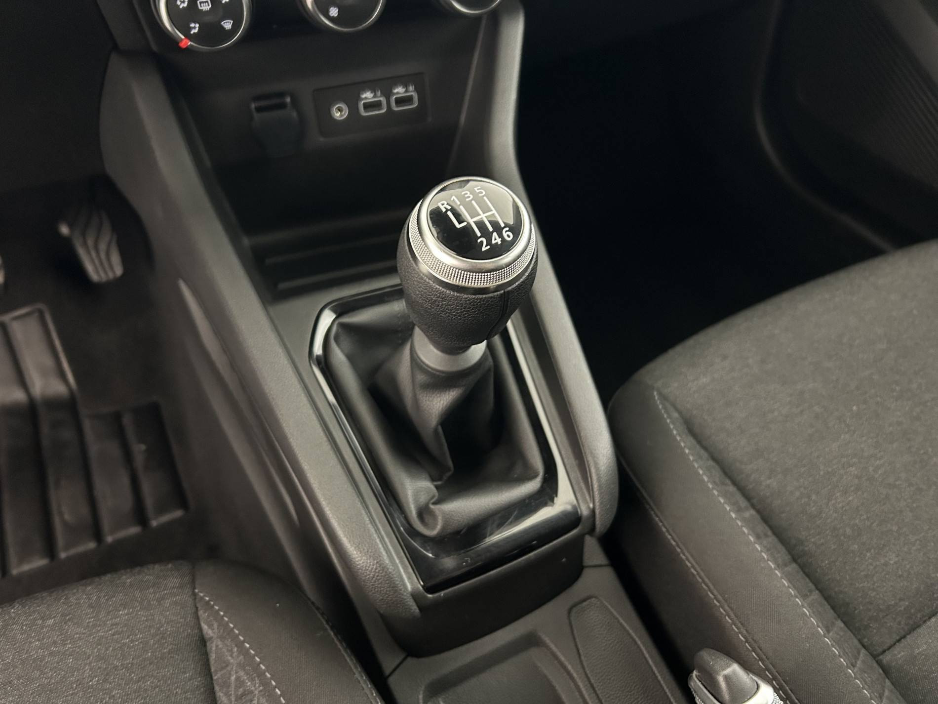 Vente en ligne Renault Clio 5 Clio TCe 90 au prix de 13 990 €