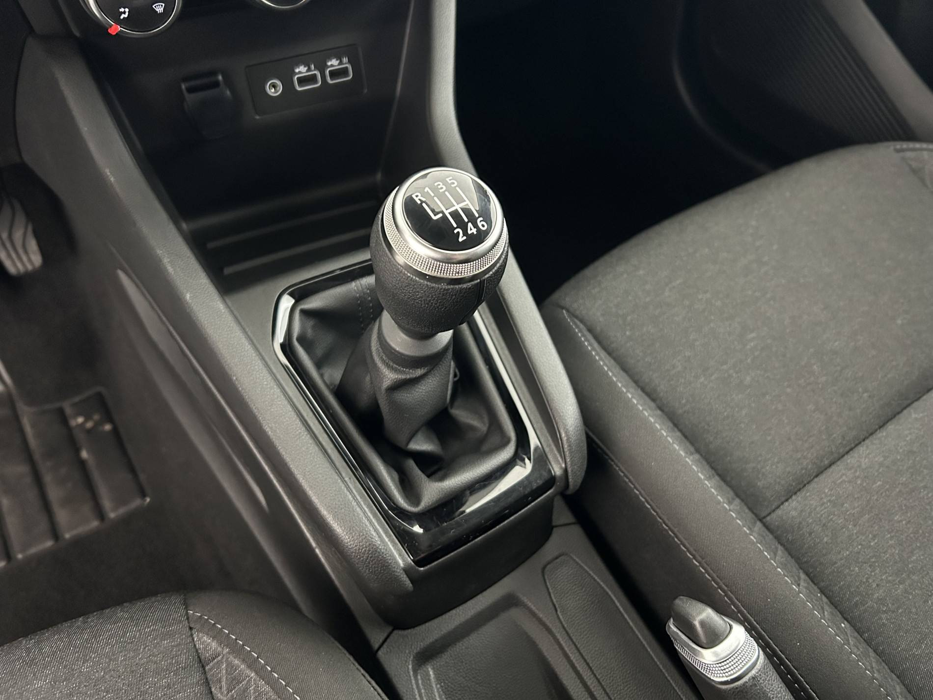 Vente en ligne Renault Clio 5 Clio TCe 90 au prix de 14 990 €