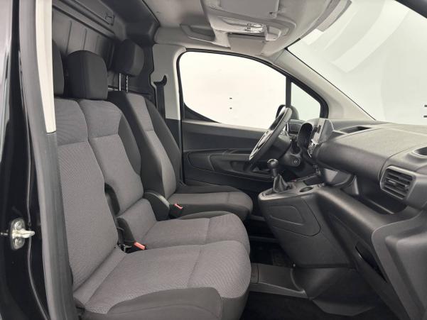 Vente en ligne Opel Combo Cargo  1.5 130 CH S/S L1H1 1000 KG BVA8 au prix de 19 490 €