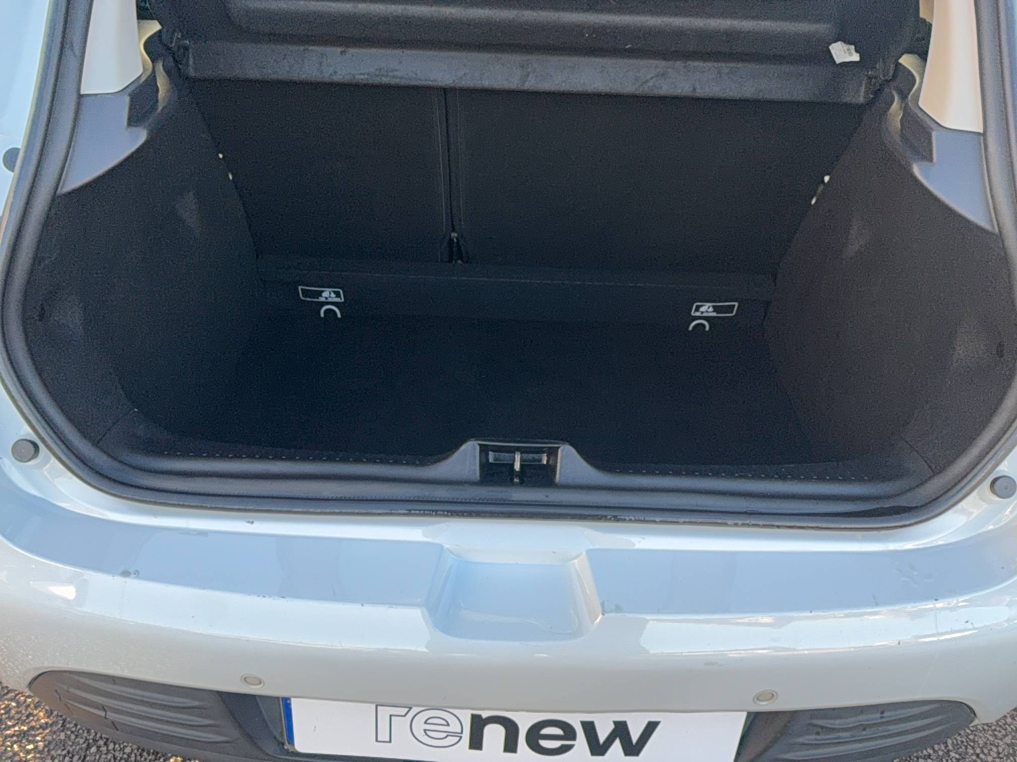 Vente en ligne Renault Clio 4 Clio dCi 75 E6C au prix de 10 990 €