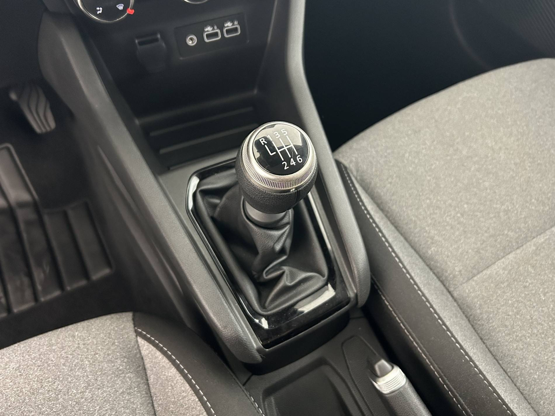 Vente en ligne Renault Clio 5 Clio TCe 90 au prix de 14 990 €