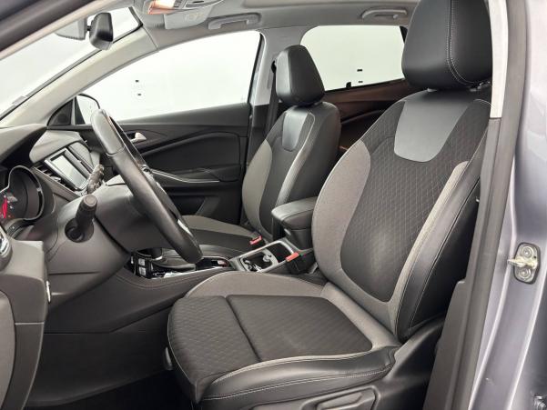 Vente en ligne Opel Grandland X Grandland X 1.5 Diesel 130 ch BVA6 au prix de 19 490 €