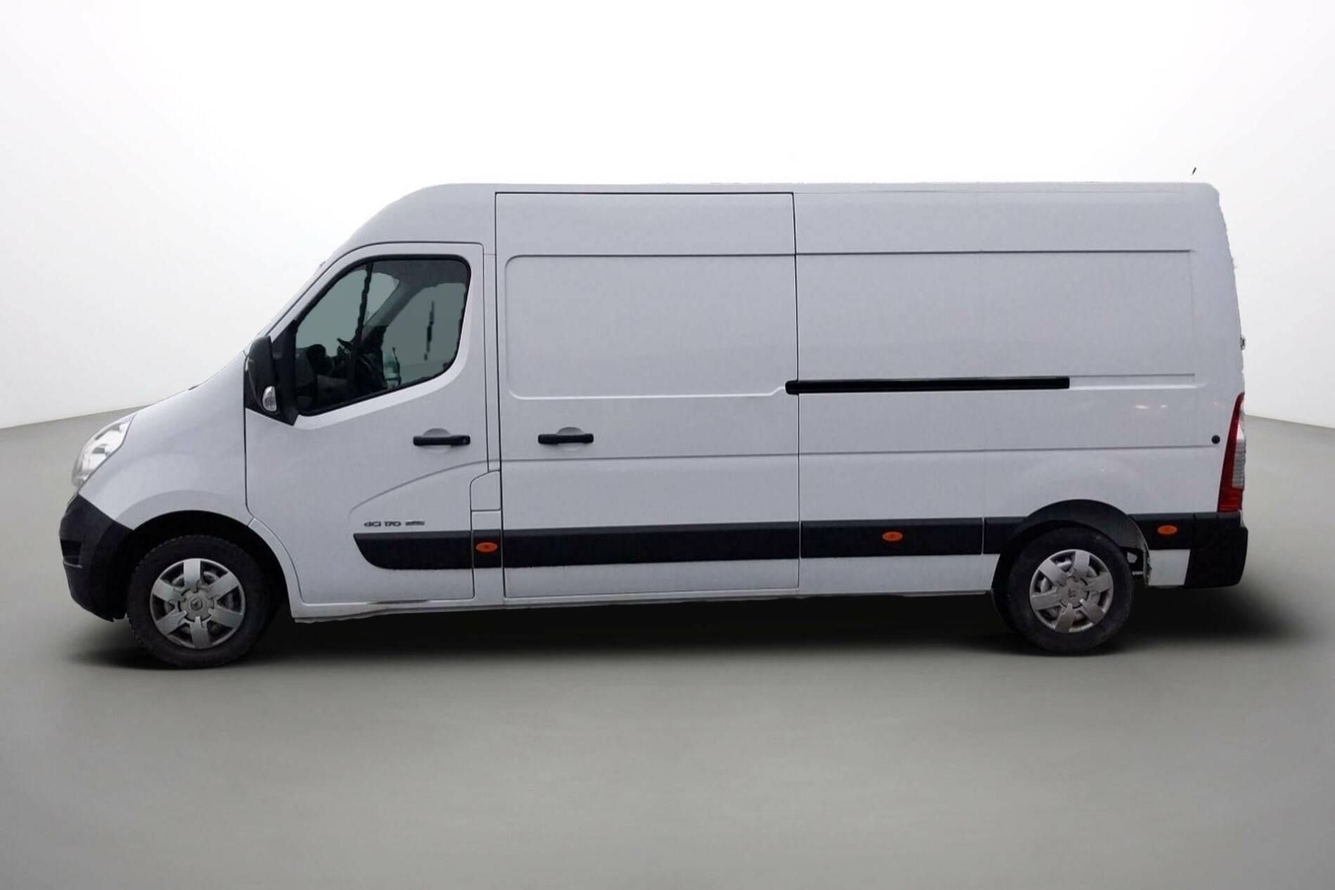 Vente en ligne Renault Master Fourgon MASTER FGN L3H2 3.5t 2.3 dCi 170 ENERGY E6 au prix de 21 990 €