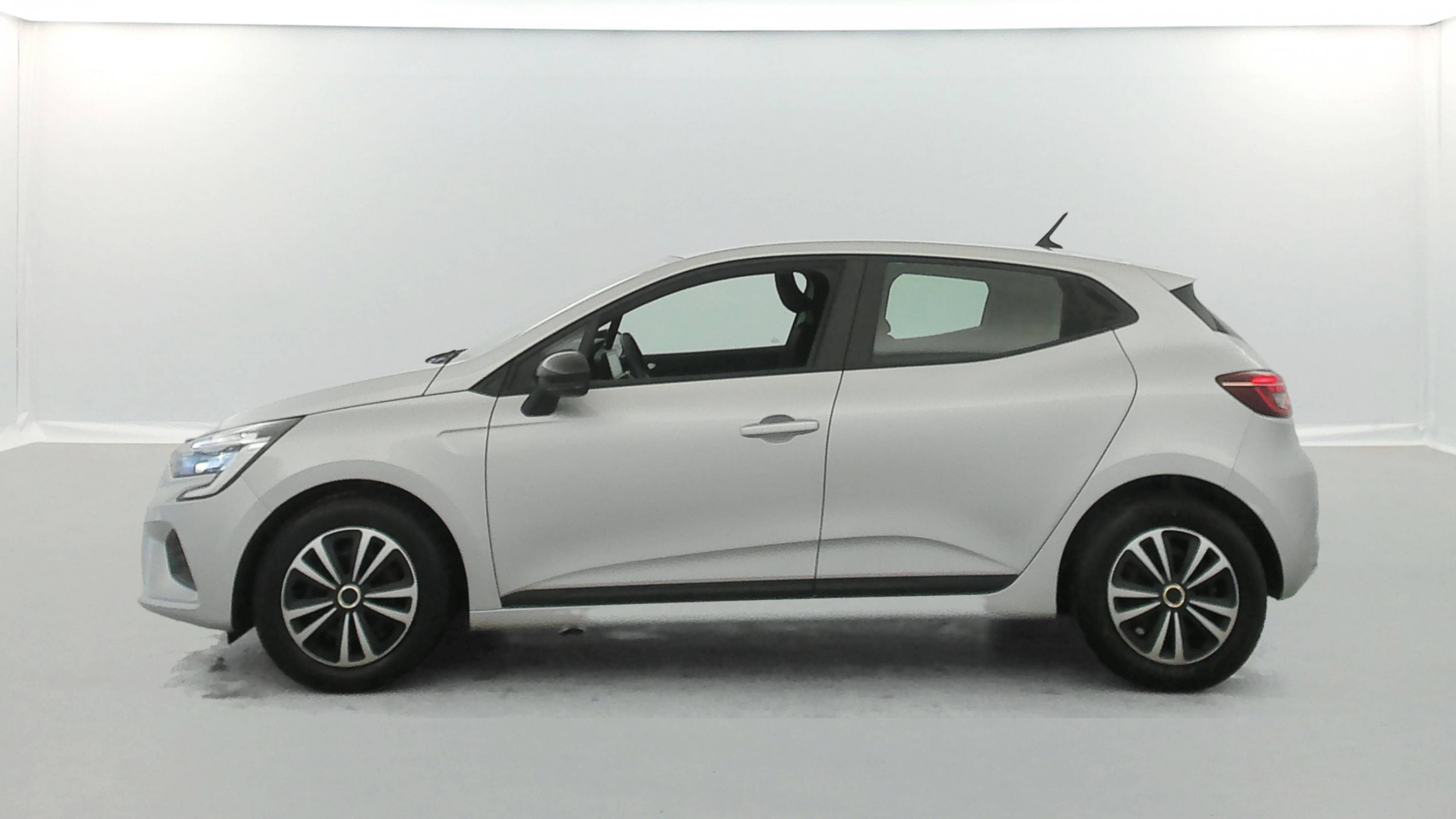 Vente en ligne Renault Clio 5 Clio TCe 90 au prix de 14 490 €