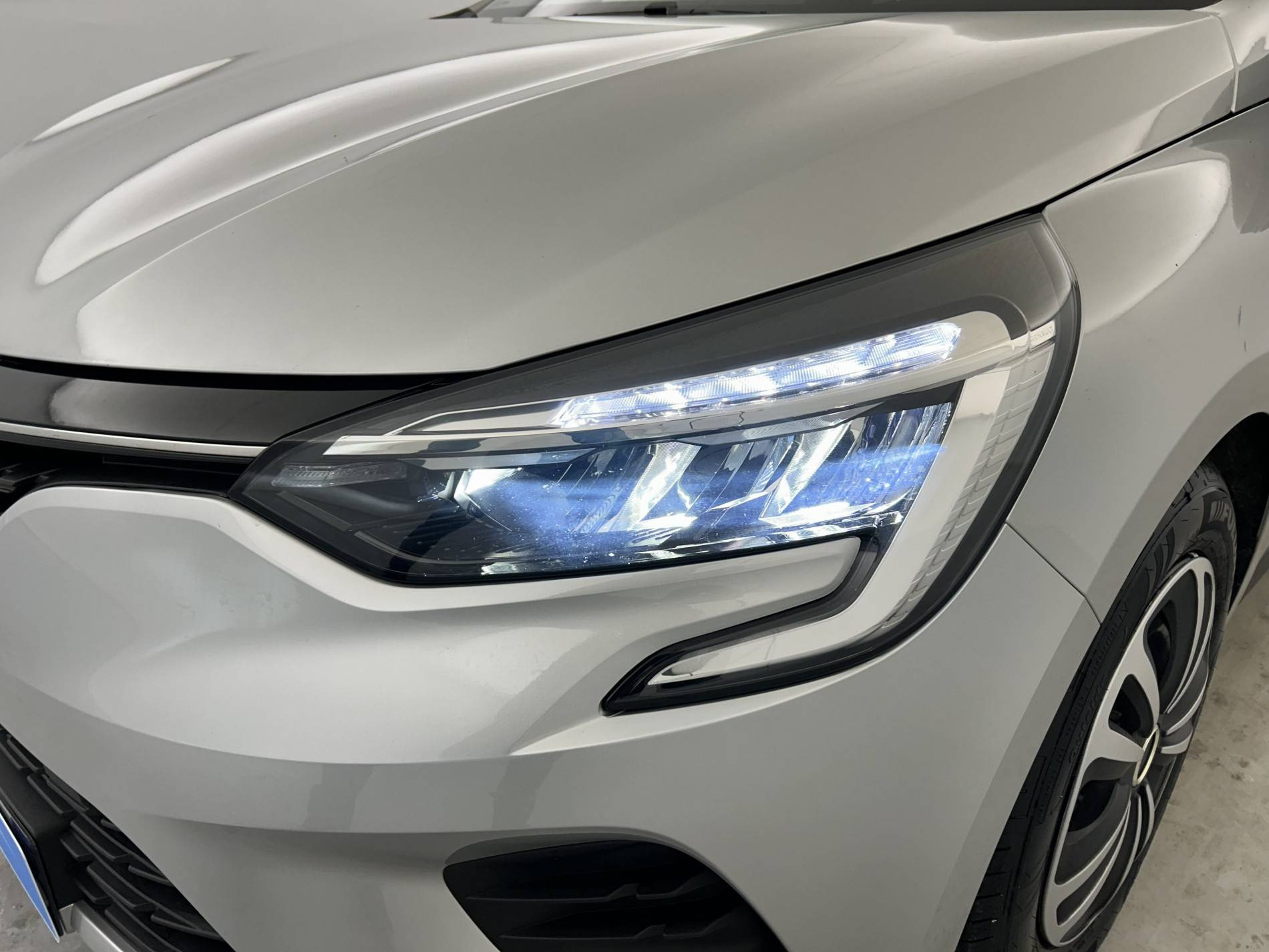 Vente en ligne Renault Clio 5 Clio TCe 90 au prix de 14 490 €