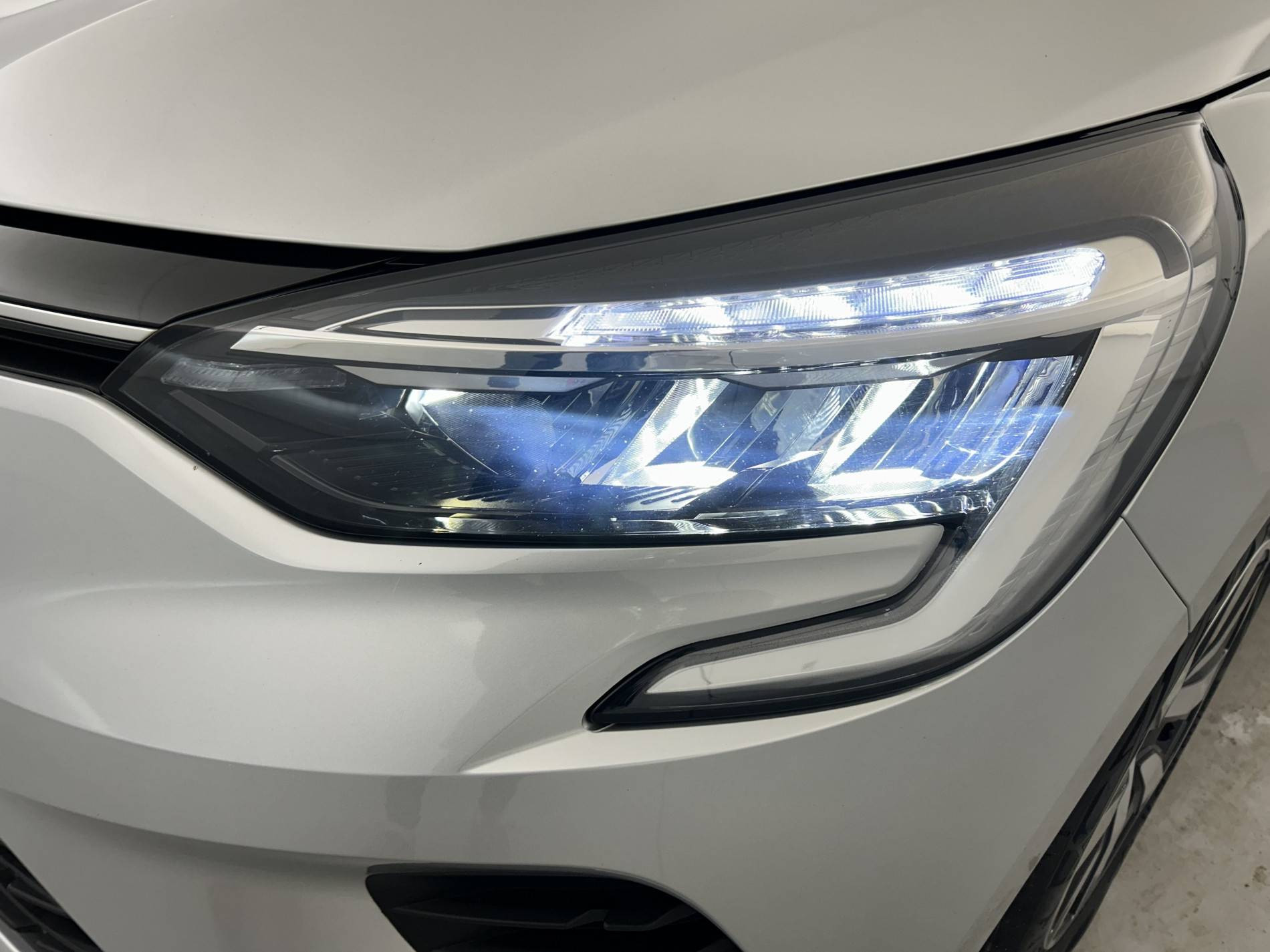 Vente en ligne Renault Clio 5 Clio TCe 90 au prix de 14 490 €