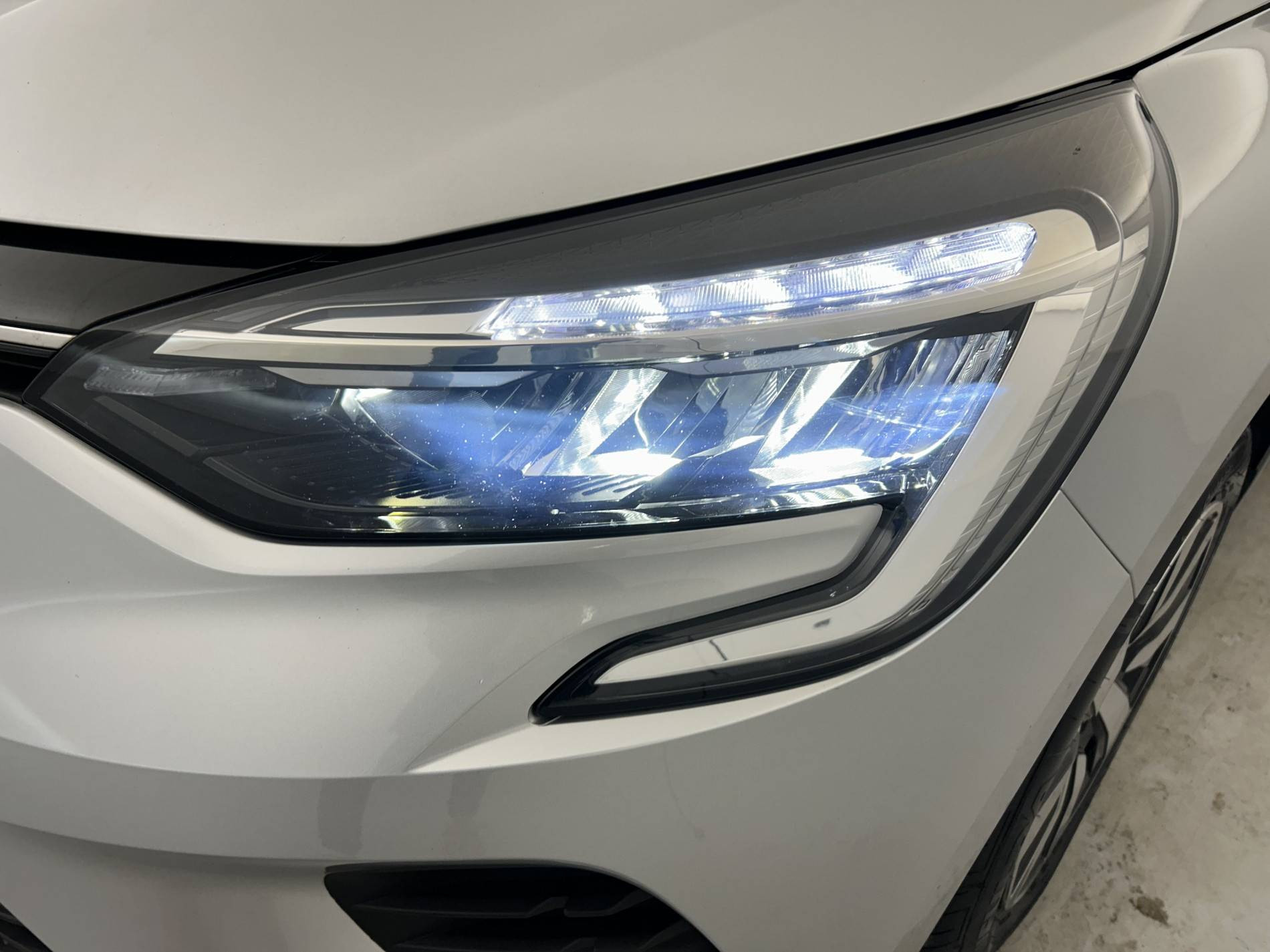 Vente en ligne Renault Clio 5 Clio TCe 90 au prix de 14 990 €