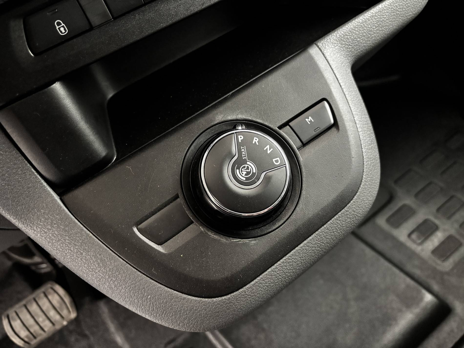 Vente en ligne Peugeot Expert Cabine Approfondie EXPERT CA STANDARD BLUEHDI 180 S&S EAT8 au prix de 30 990 €