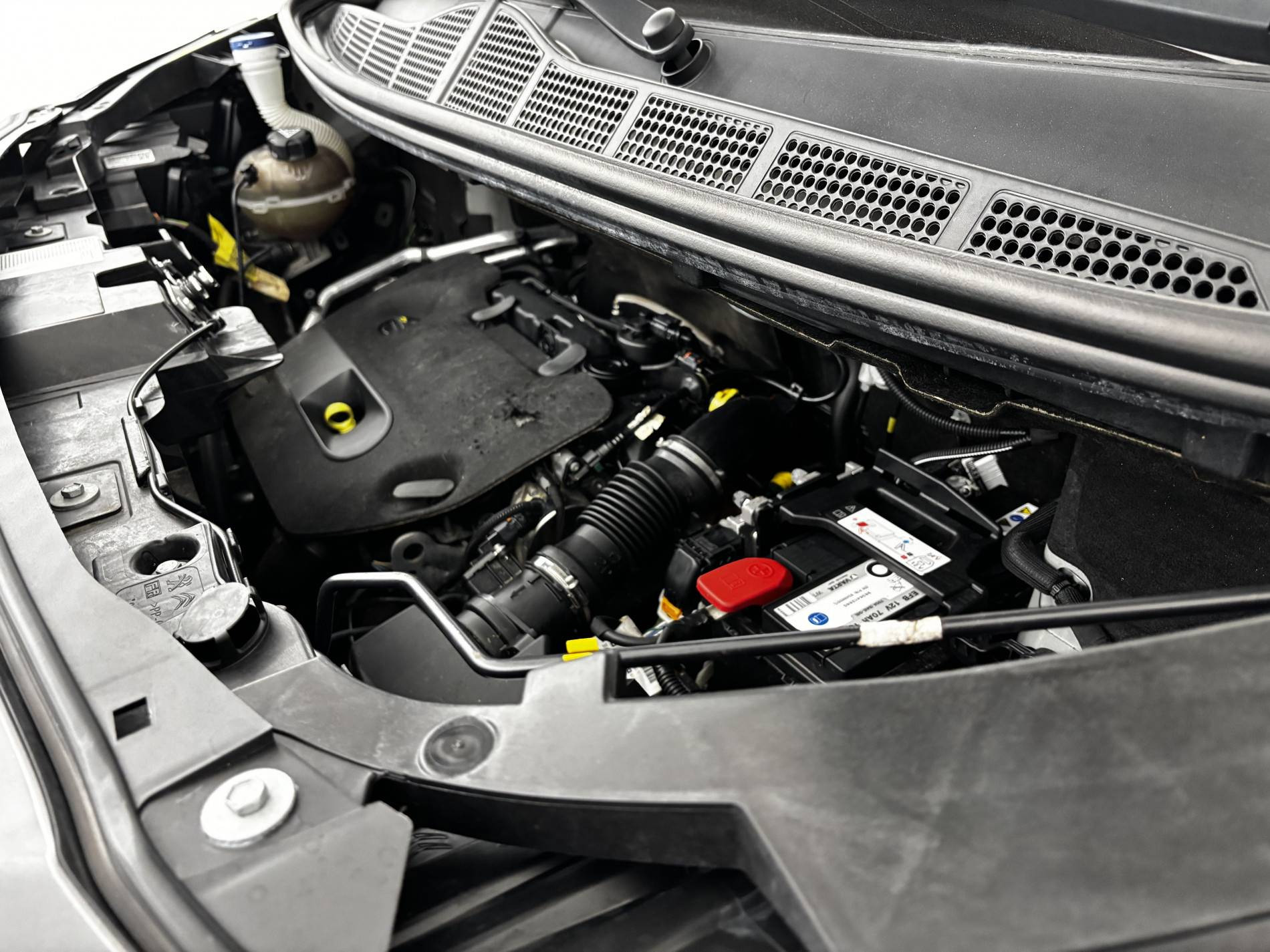 Vente en ligne Peugeot Expert Cabine Approfondie EXPERT CA STANDARD BLUEHDI 180 S&S EAT8 au prix de 30 990 €