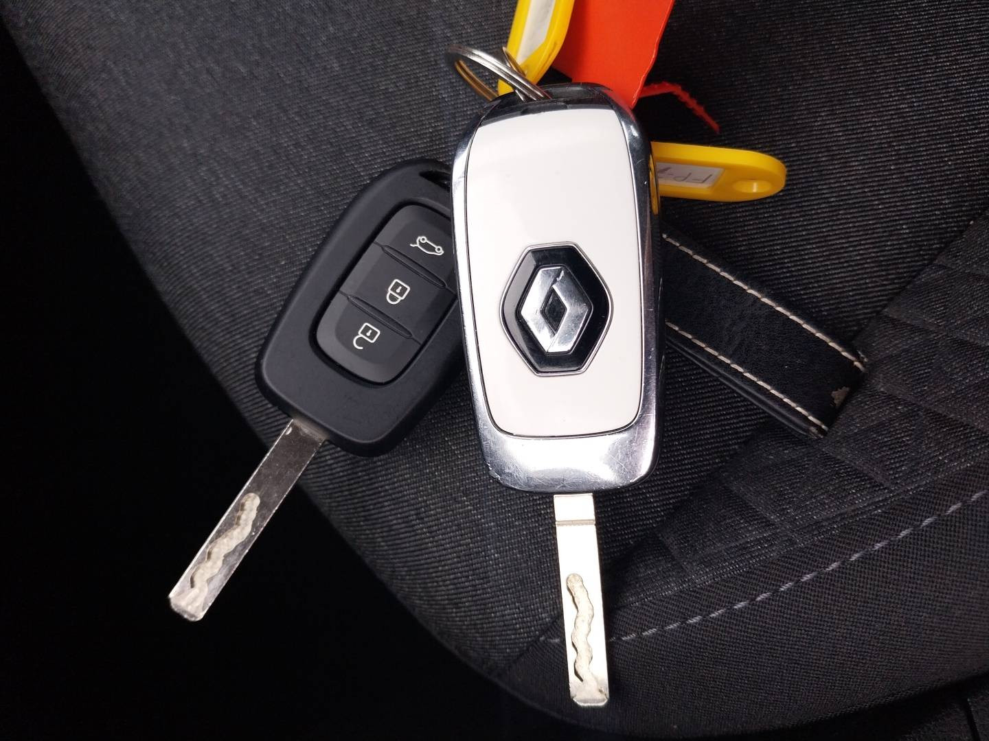 Vente en ligne Renault Clio 5 Clio Blue dCi 85 au prix de 12 990 €