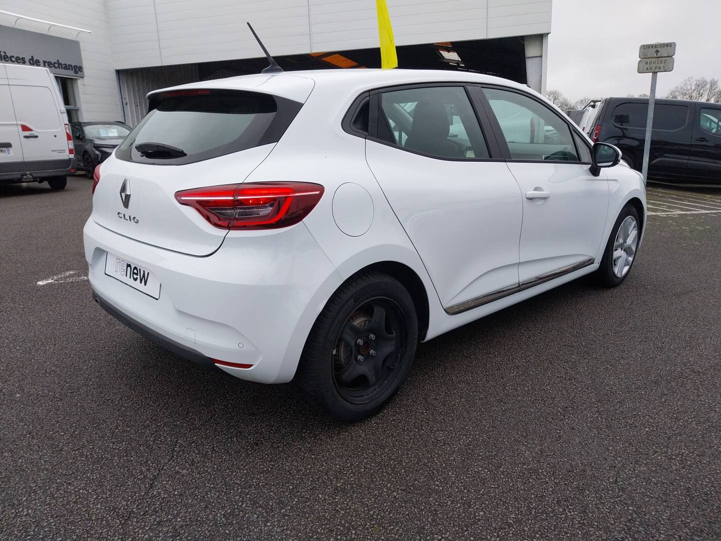 Vente en ligne Renault Clio 5 Clio Blue dCi 85 au prix de 12 990 €