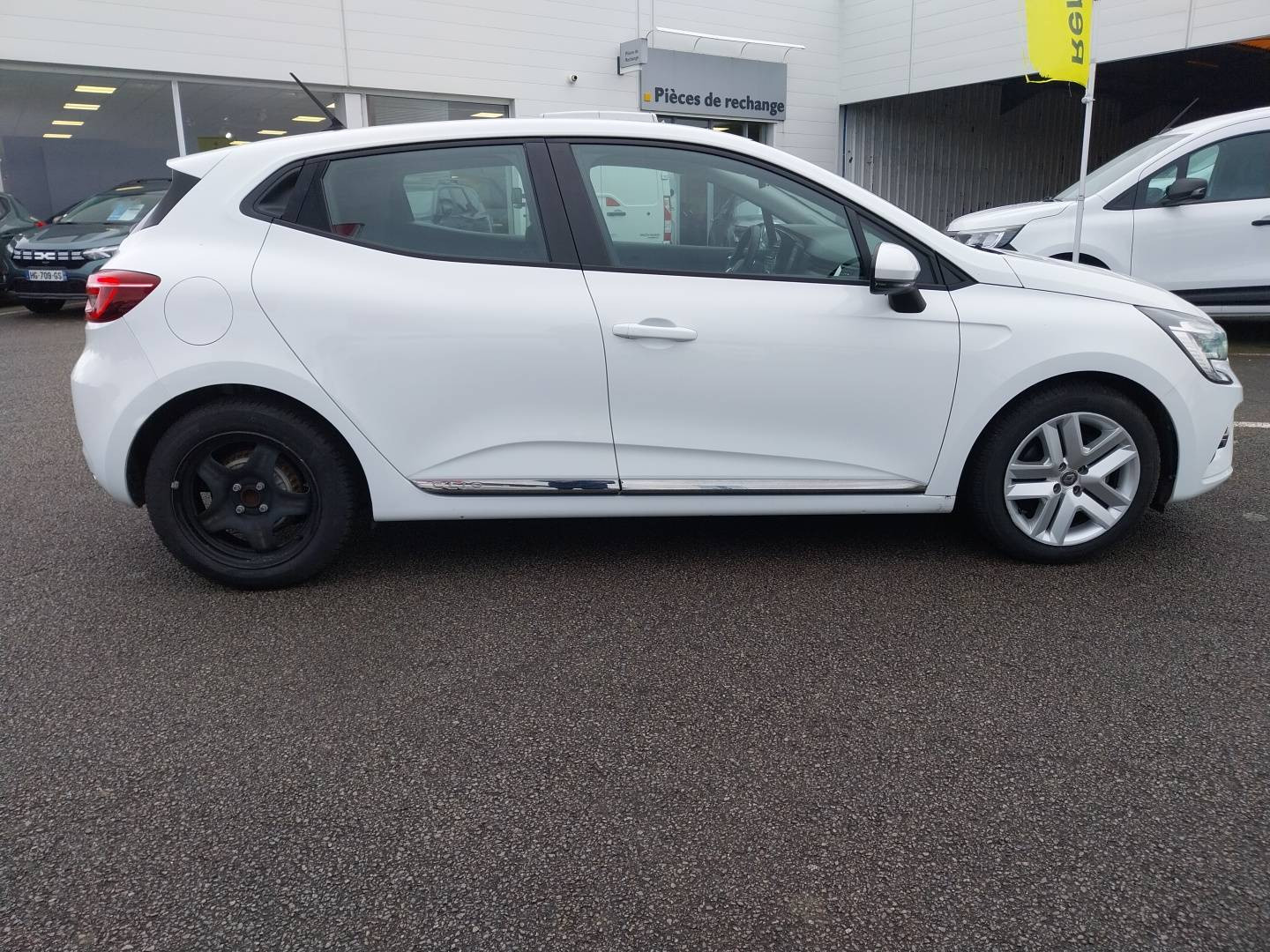 Vente en ligne Renault Clio 5 Clio Blue dCi 85 au prix de 12 990 €