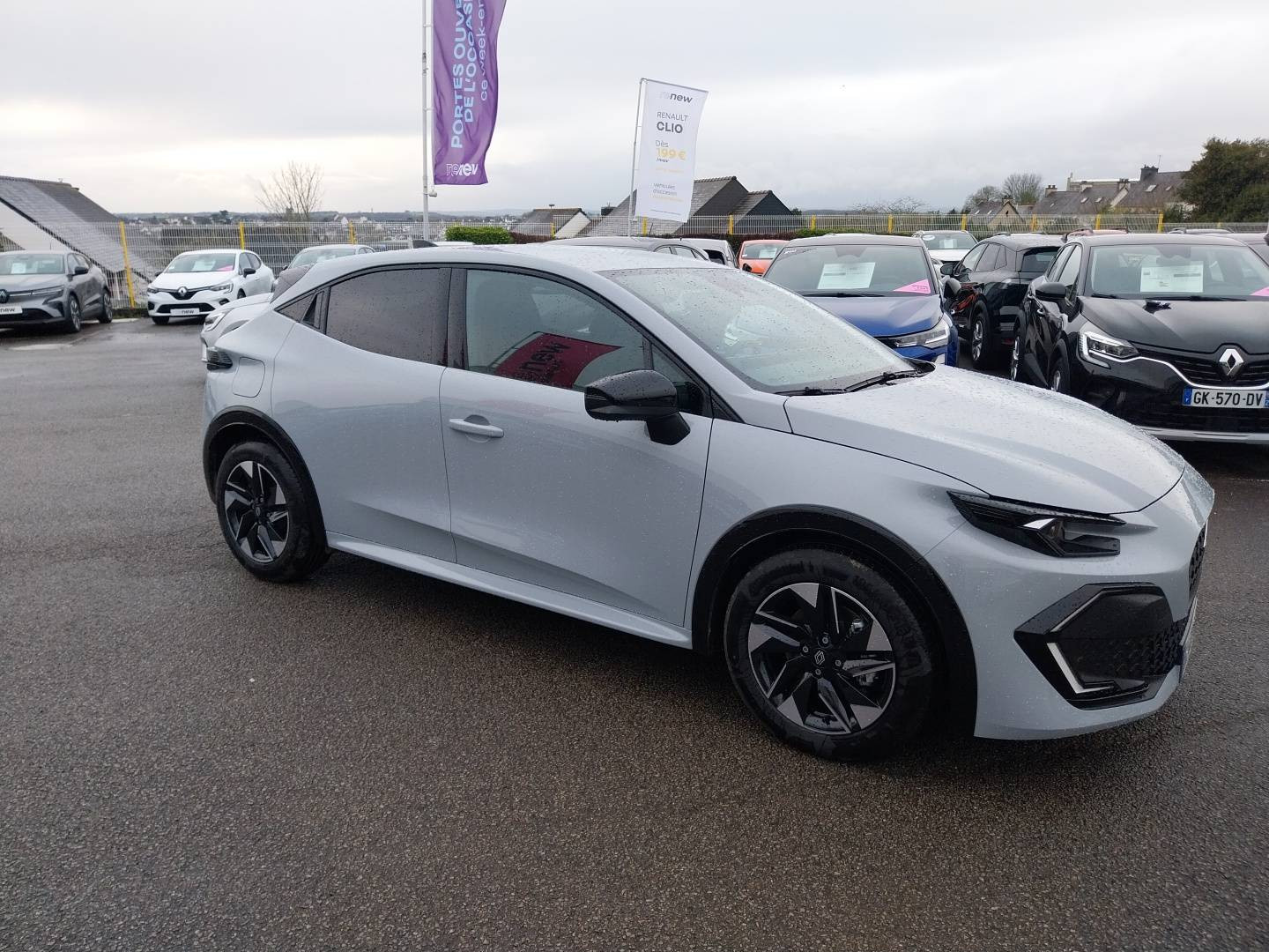 Vente en ligne Renault Clio 6 Clio E-Tech full hybrid 160 ch au prix de 26 990 €