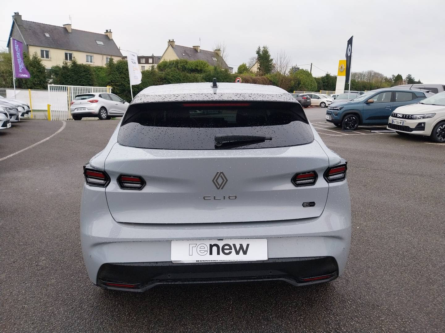 Vente en ligne Renault Clio 6 Clio E-Tech full hybrid 160 ch au prix de 26 990 €