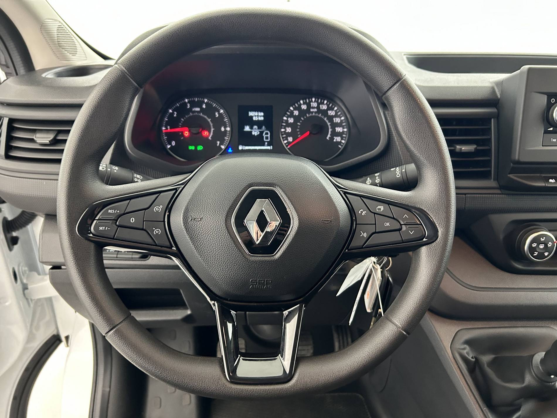 Vente en ligne Renault Trafic 3 Fourgon TRAFIC FGN L1H1 3T BLUE DCI 130 GSR2 au prix de 25 490 €