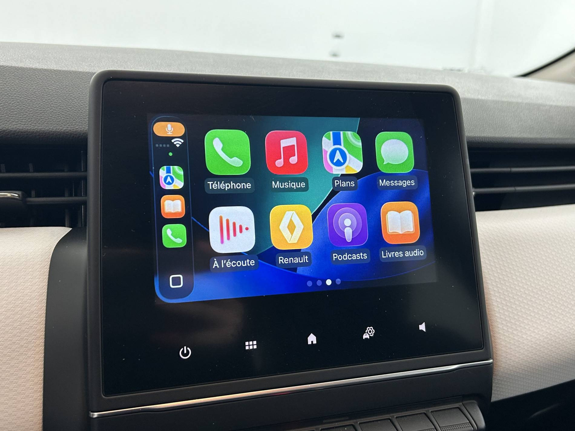 Vente en ligne Renault Clio 5 Clio E-Tech full hybrid 145 au prix de 17 990 €