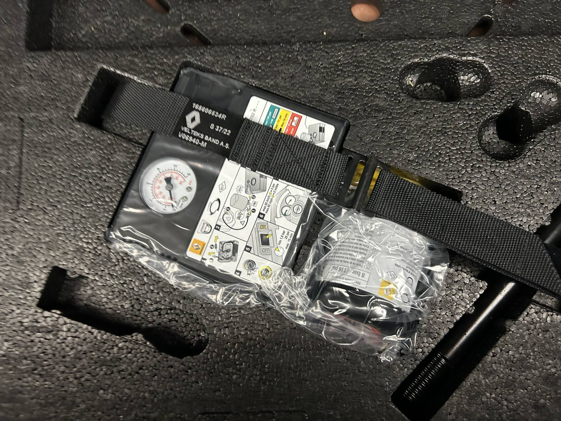 Vente en ligne Renault Clio 5 Clio E-Tech full hybrid 145 au prix de 17 990 €