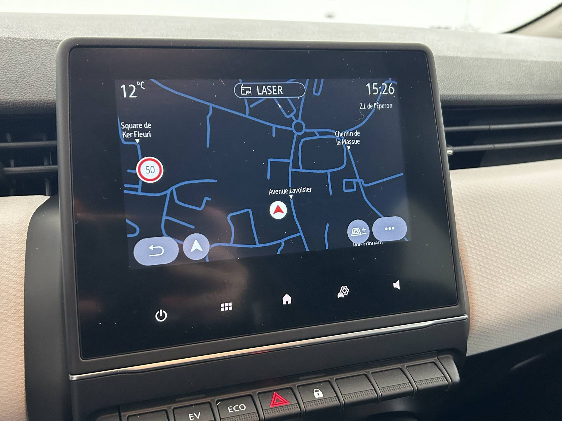 Vente en ligne Renault Clio 5 Clio E-Tech full hybrid 145 au prix de 17 990 €