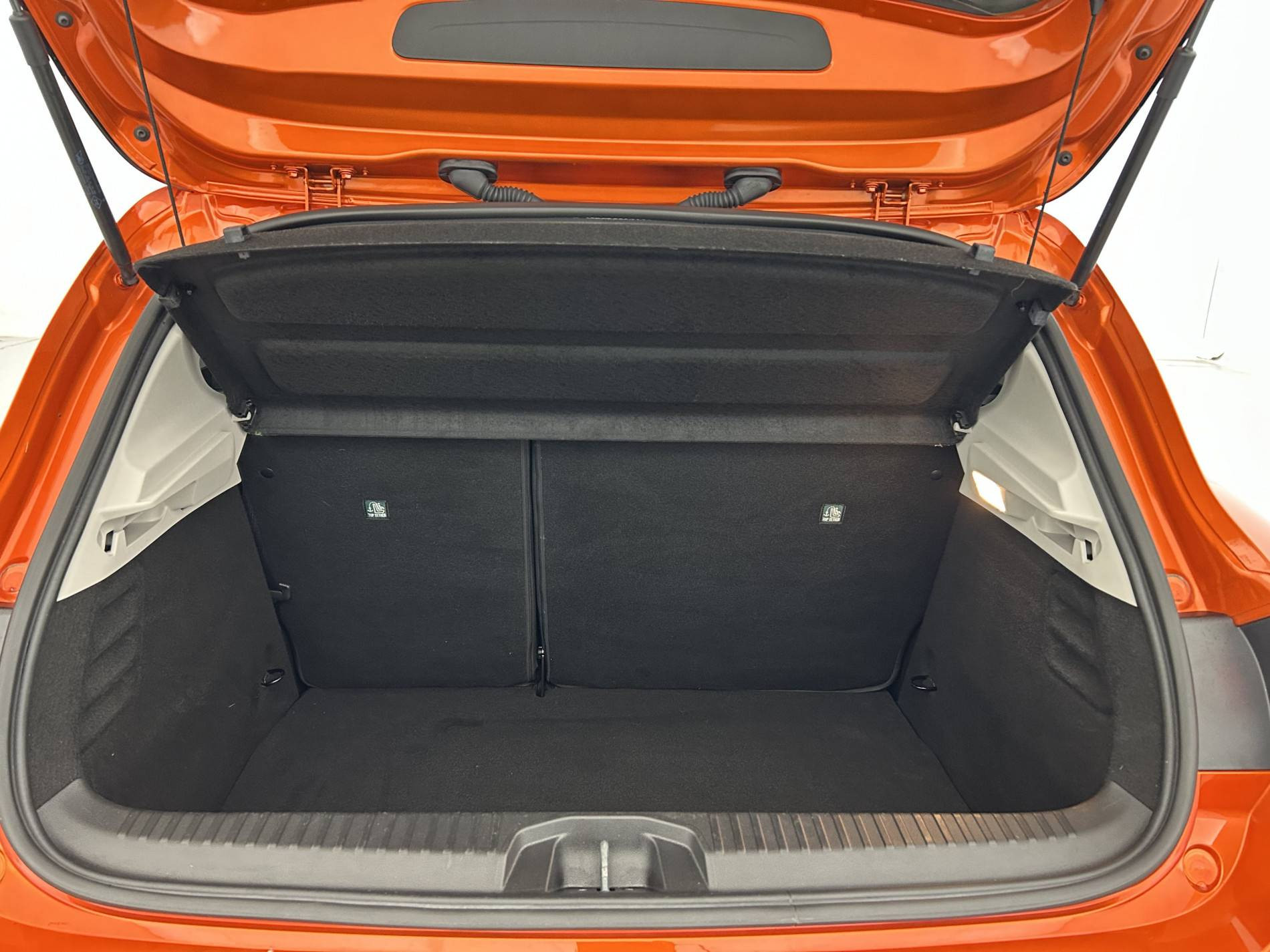 Vente en ligne Renault Clio 5 Clio E-Tech full hybrid 145 au prix de 17 990 €