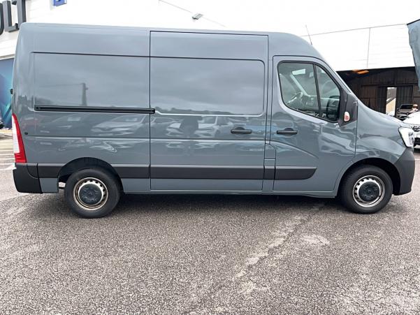 Vente en ligne Renault Master 3 Fourgon MASTER FGN TRAC F3300 L2H2 DCI 135 au prix de 25 990 €