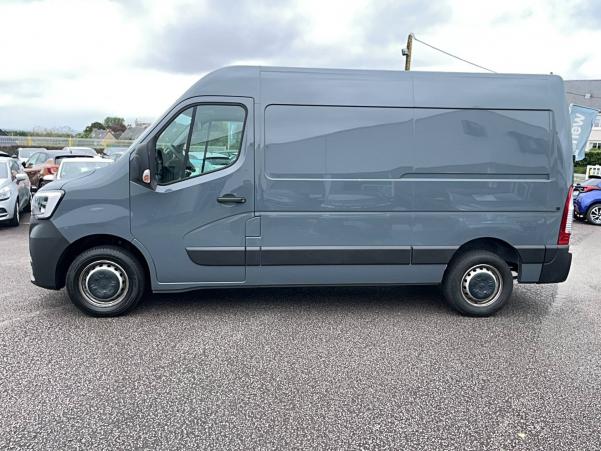 Vente en ligne Renault Master 3 Fourgon MASTER FGN TRAC F3300 L2H2 DCI 135 au prix de 25 990 €