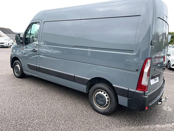 Vente en ligne Renault Master 3 Fourgon MASTER FGN TRAC F3300 L2H2 DCI 135 au prix de 25 990 €