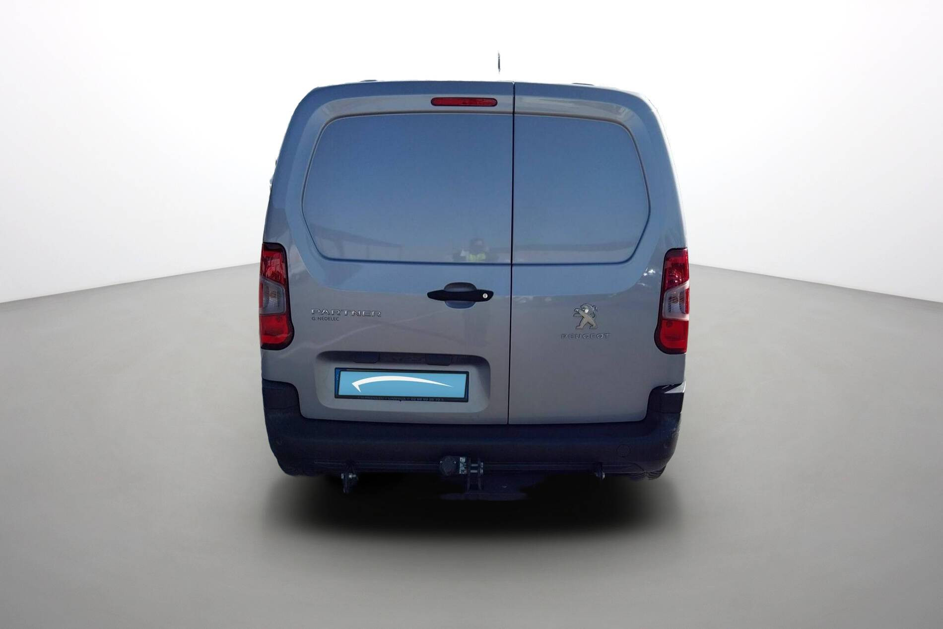 Vente en ligne Peugeot Partner Fourgon  STANDARD 650 KG BLUEHDI 100 S&S BVM5 au prix de 12 490 €