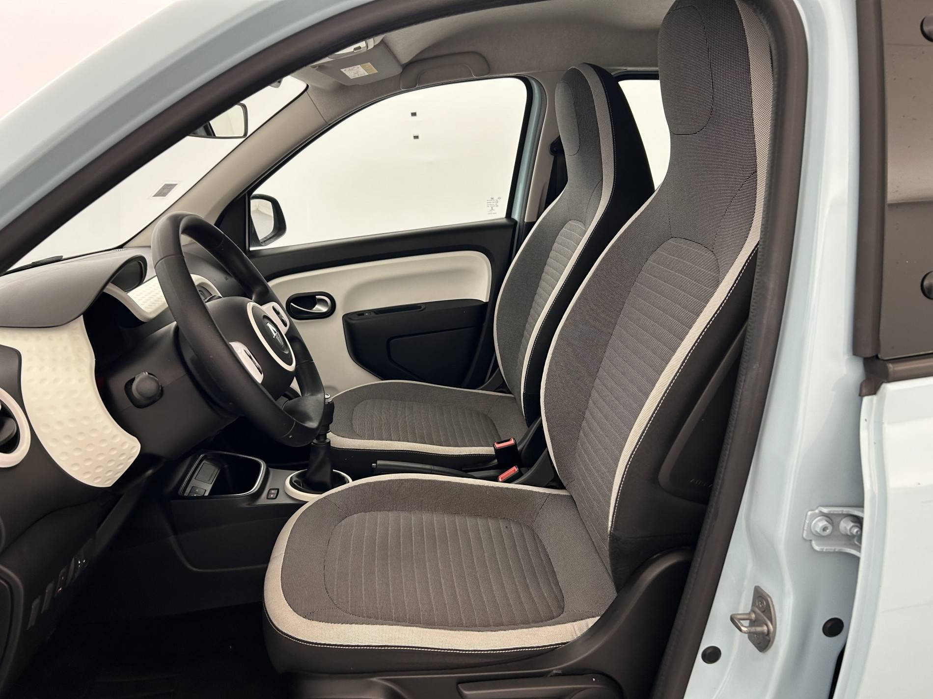 Vente en ligne Renault Twingo 3  TCe 95 au prix de 9 490 €