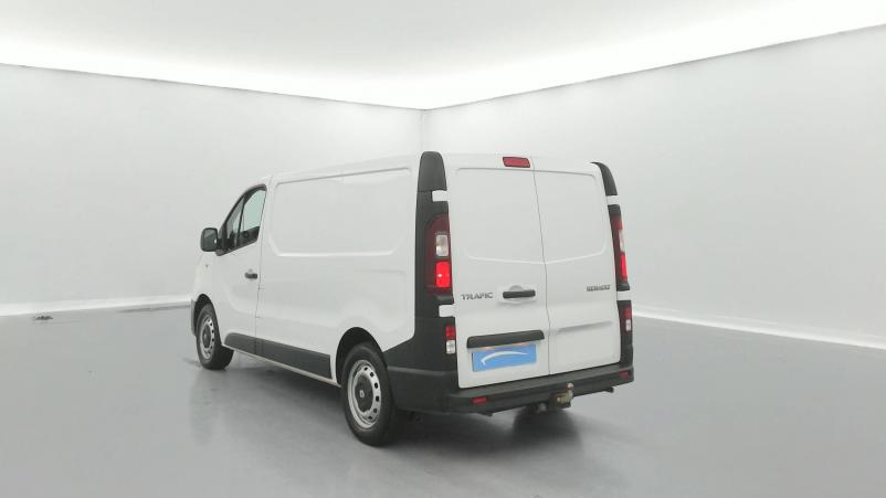 Vente en ligne Renault Trafic 3 Fourgon TRAFIC FGN L1H1 1000 KG DCI 120 E6 au prix de 17 490 €