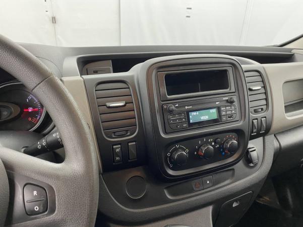 Vente en ligne Renault Trafic 3 Fourgon TRAFIC FGN L1H1 1000 KG DCI 120 E6 au prix de 17 490 €