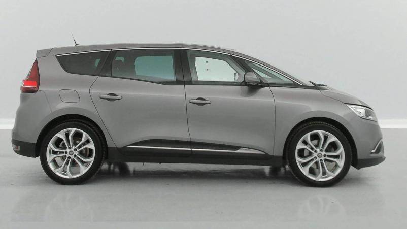 Vente en ligne Renault Grand Scenic 4 Grand Scenic Blue dCi 120 au prix de 17 990 €