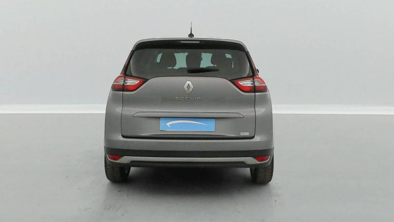 Vente en ligne Renault Grand Scenic 4 Grand Scenic Blue dCi 120 au prix de 17 990 €