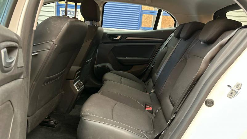 Vente en ligne Renault Megane 4 Mégane IV Berline Blue dCi 115 au prix de 13 990 €