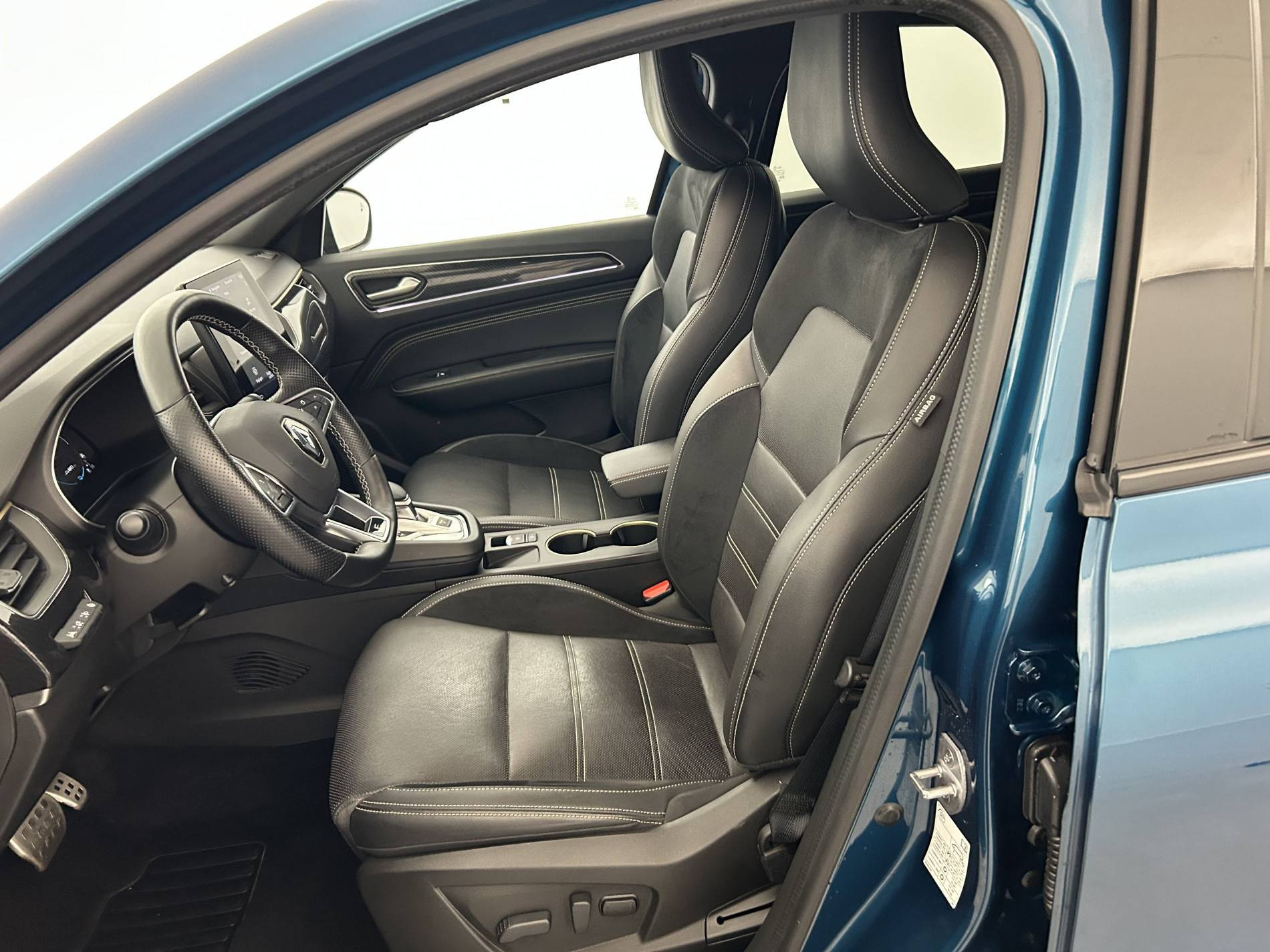 Vente en ligne Renault Arkana  E-Tech hybride 145 - 22 au prix de 22 990 €